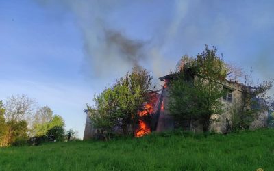 2 Brände halten Feuerwehren auf Trab